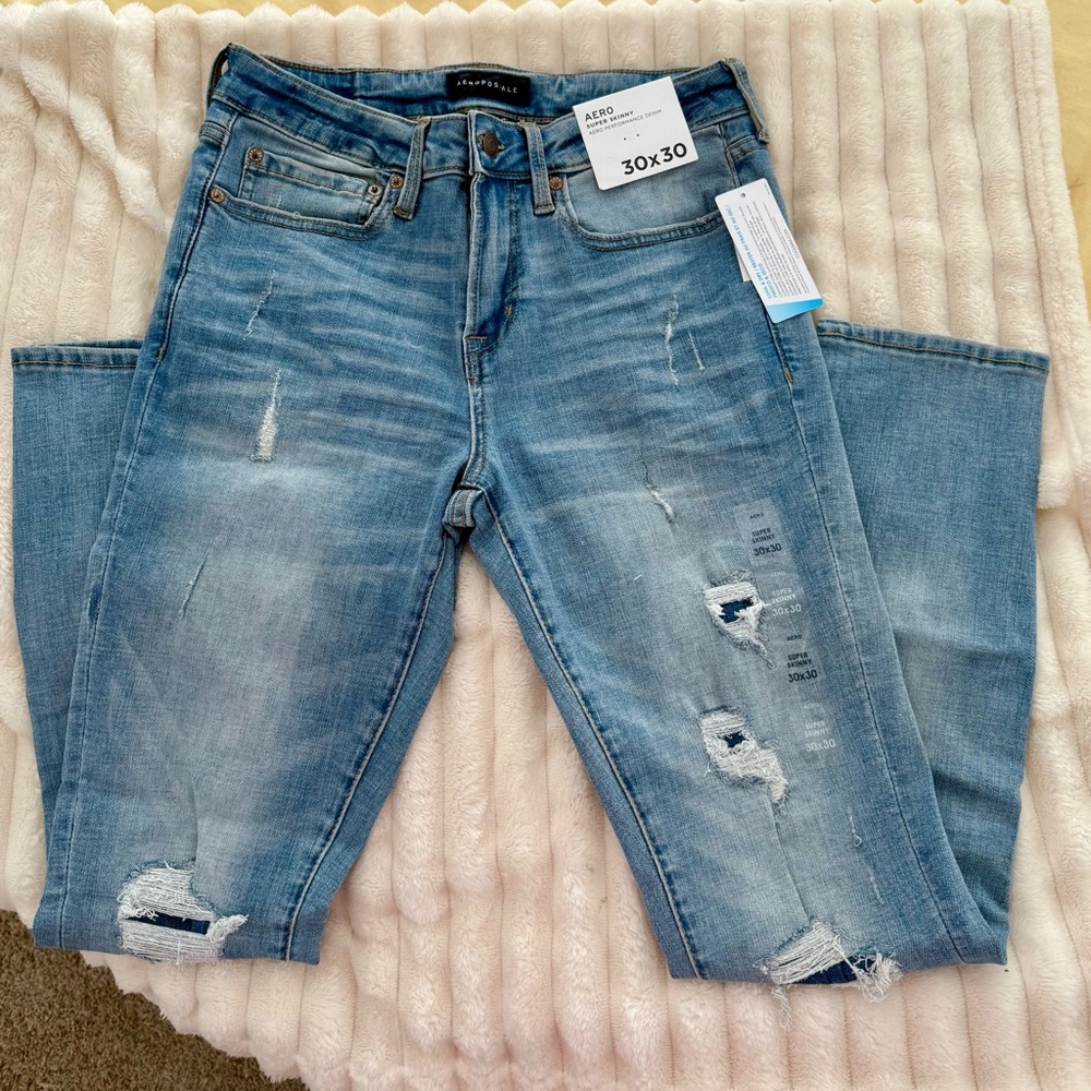 NWT AEROPOSTALE Distressed Blue Jeans